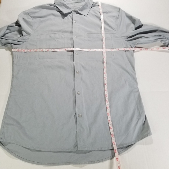 Lululemon Button Down Snap Lab Shirt Medium M Gray Collared Vented Casual Mens - Picture 7 of 9